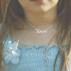 Zilveren kinder naamketting model Kristy Gepersonaliseerd om nek