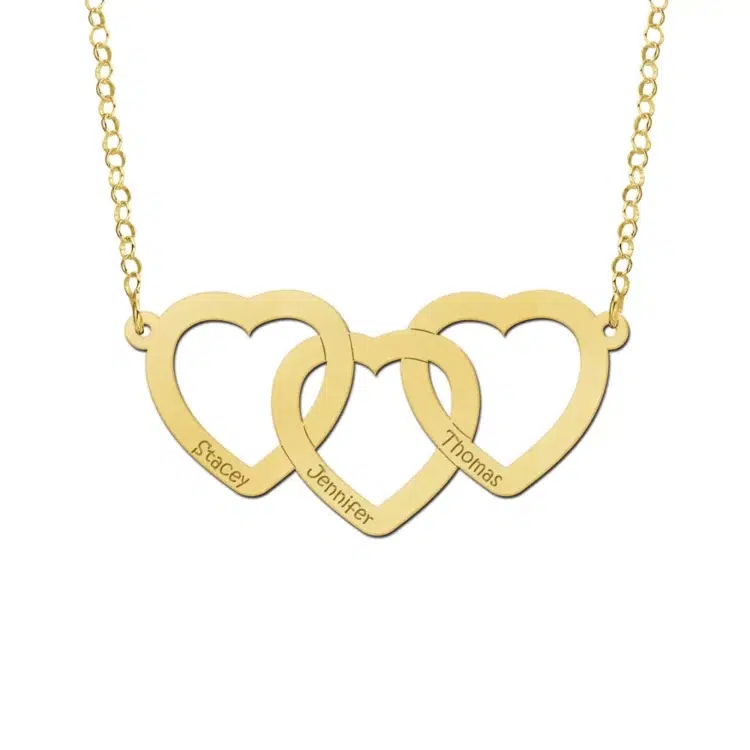 Gouden ketting drie harten met naam Gegraveerd