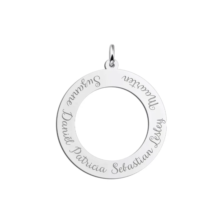 Zilveren Ronde hanger met zes namen Gegraveerd