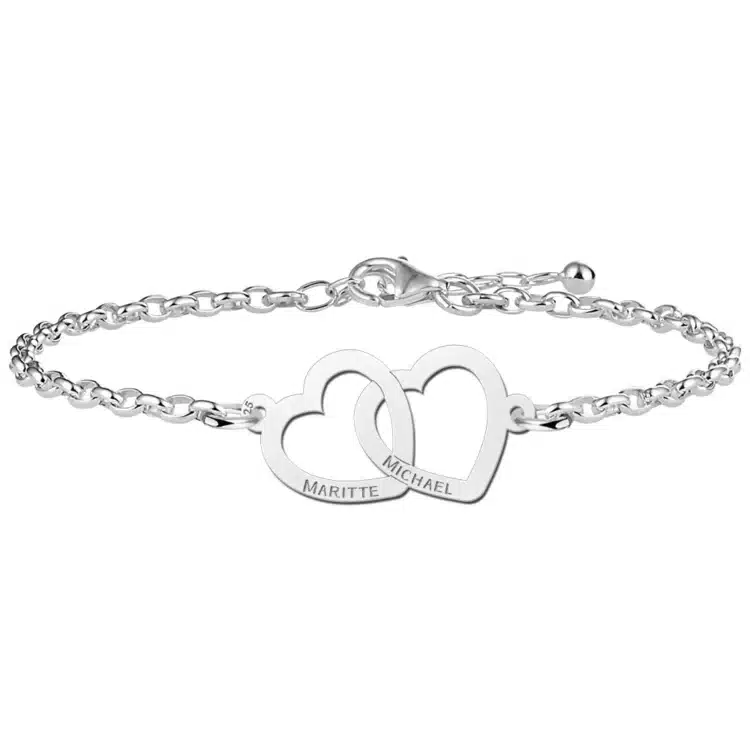 Gegraveerde Zilveren armband met twee hartjes