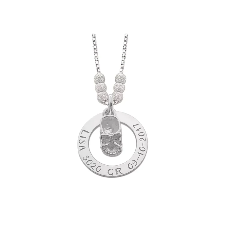 Zilveren mama ketting met baby schoentje Gegraveerd